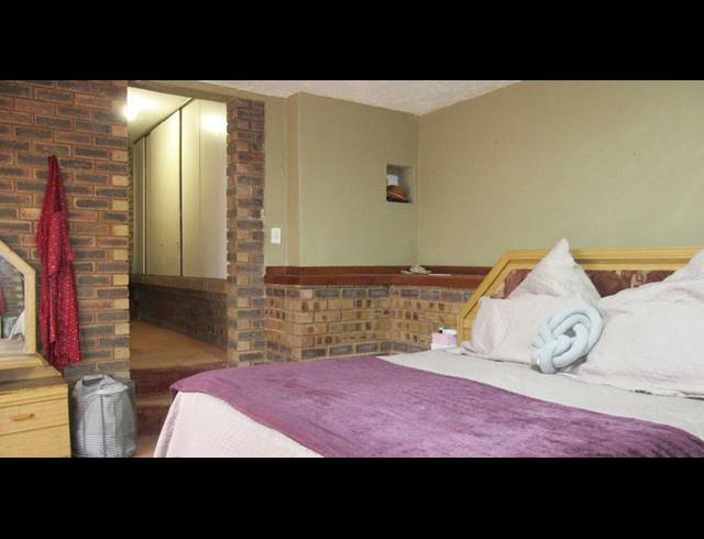 4 BEDROOM HOUSE FOR SALE IN GLENVISTA